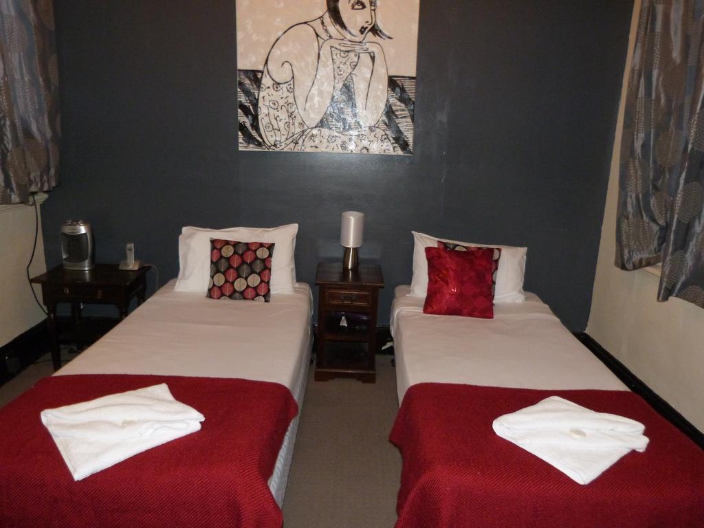 Ambassadors Inn