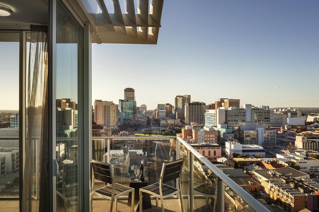 Quest King William South Aparthotel 4*