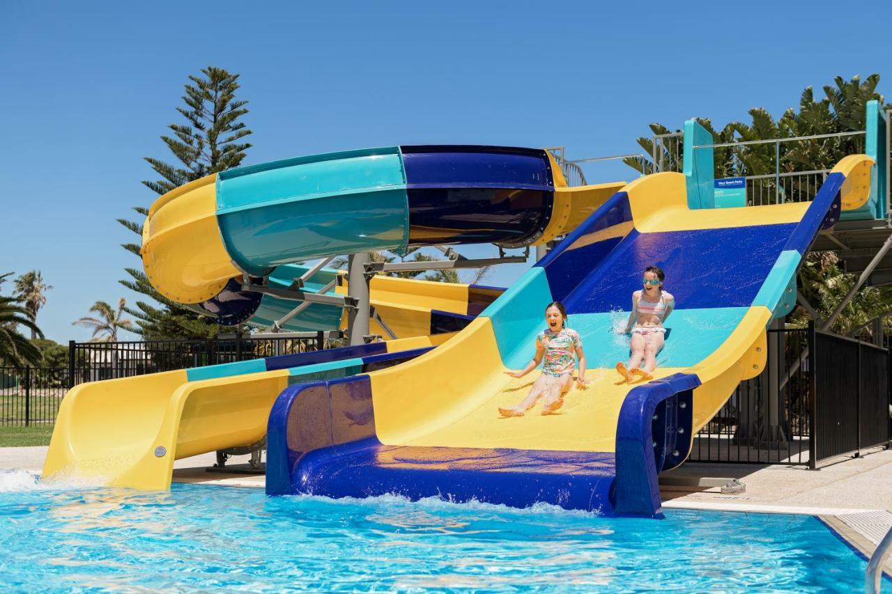 The Retreat West Parks Holiday park 4*