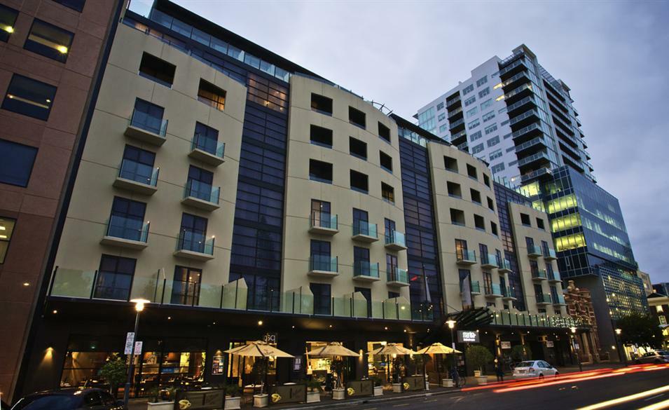 Hotel Mantra Hindmarsh Square 4*
