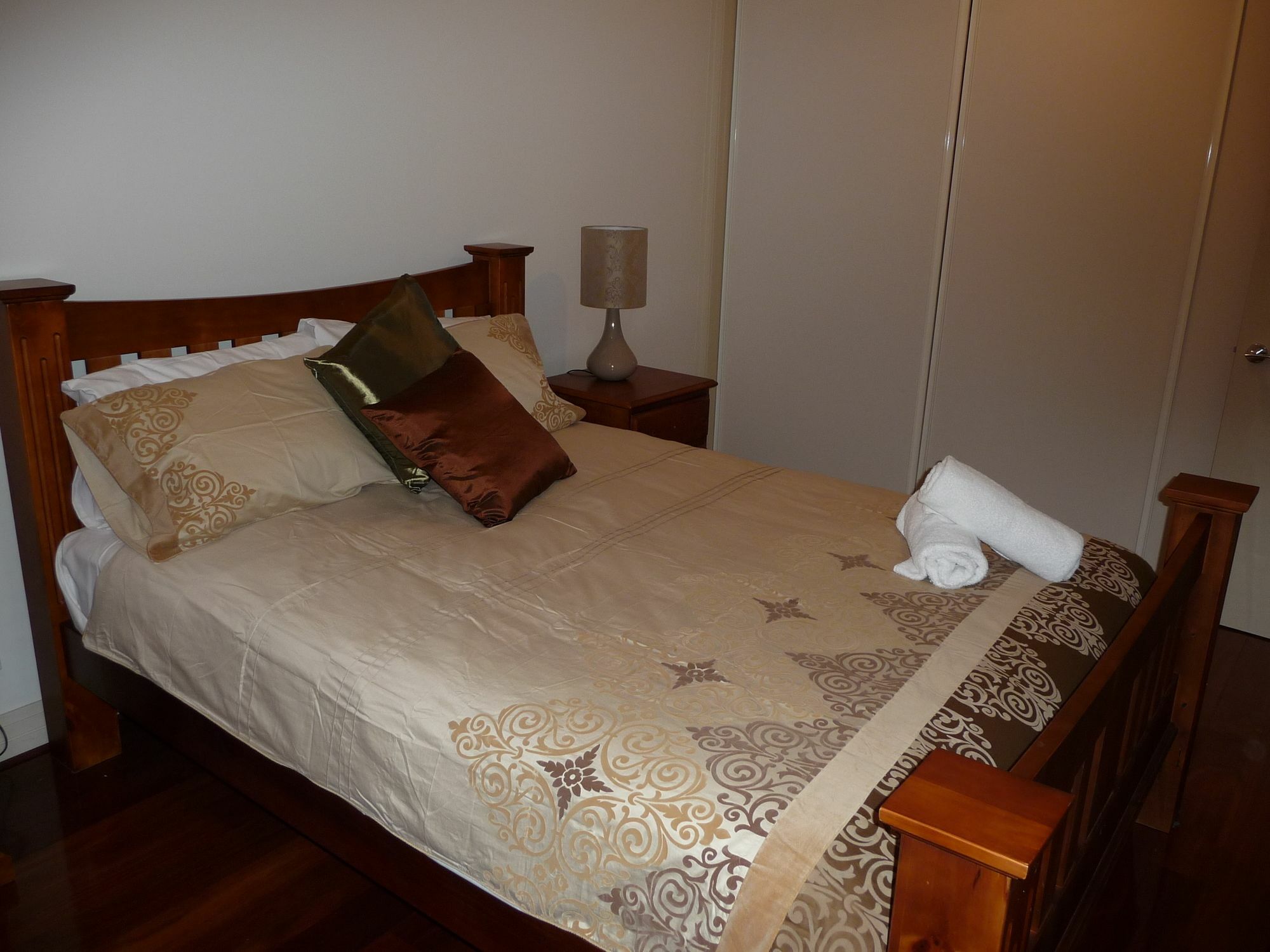 Escape 3bd In Adelaides East End 6 Apartment