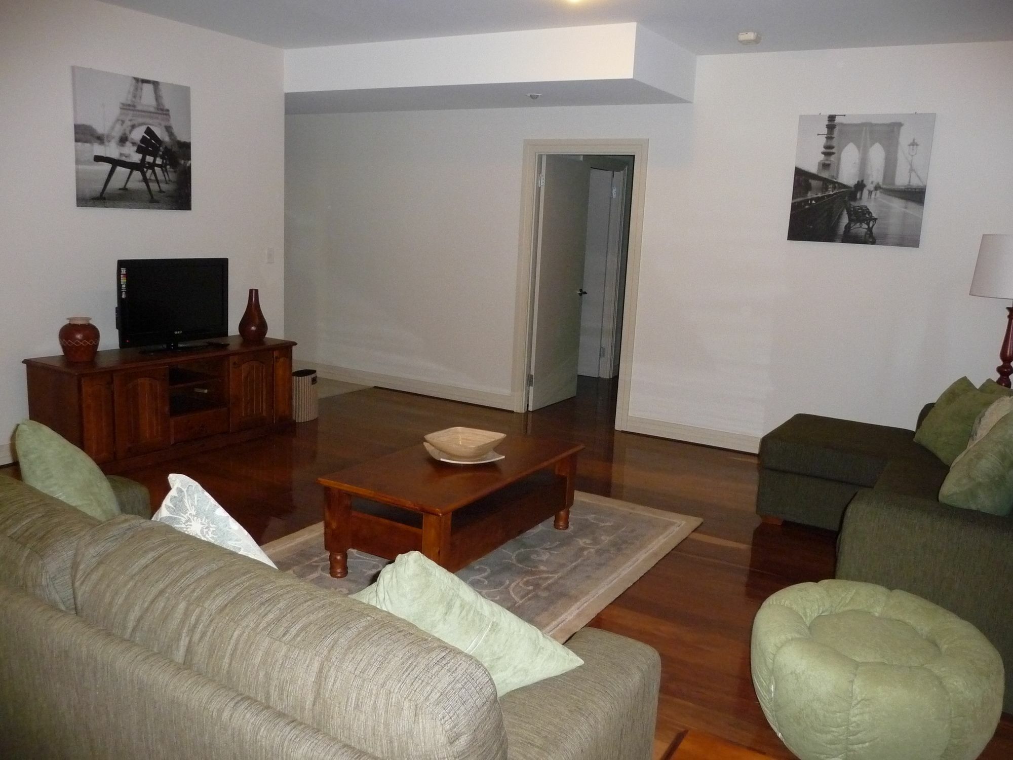 Apartment Escape 3bd In Adelaides East End 6
