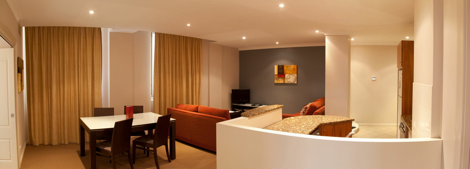 Aparthotel Quality 4*