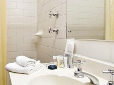 Hotel Paringa 3*