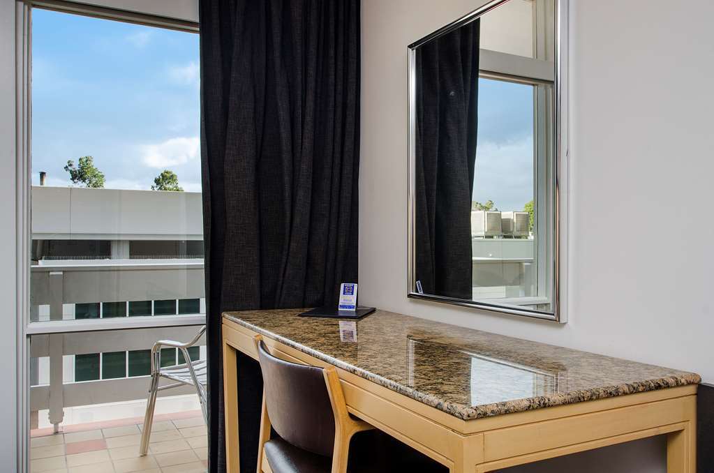 Nightcap At Watermark Glenelg Hotel 3*