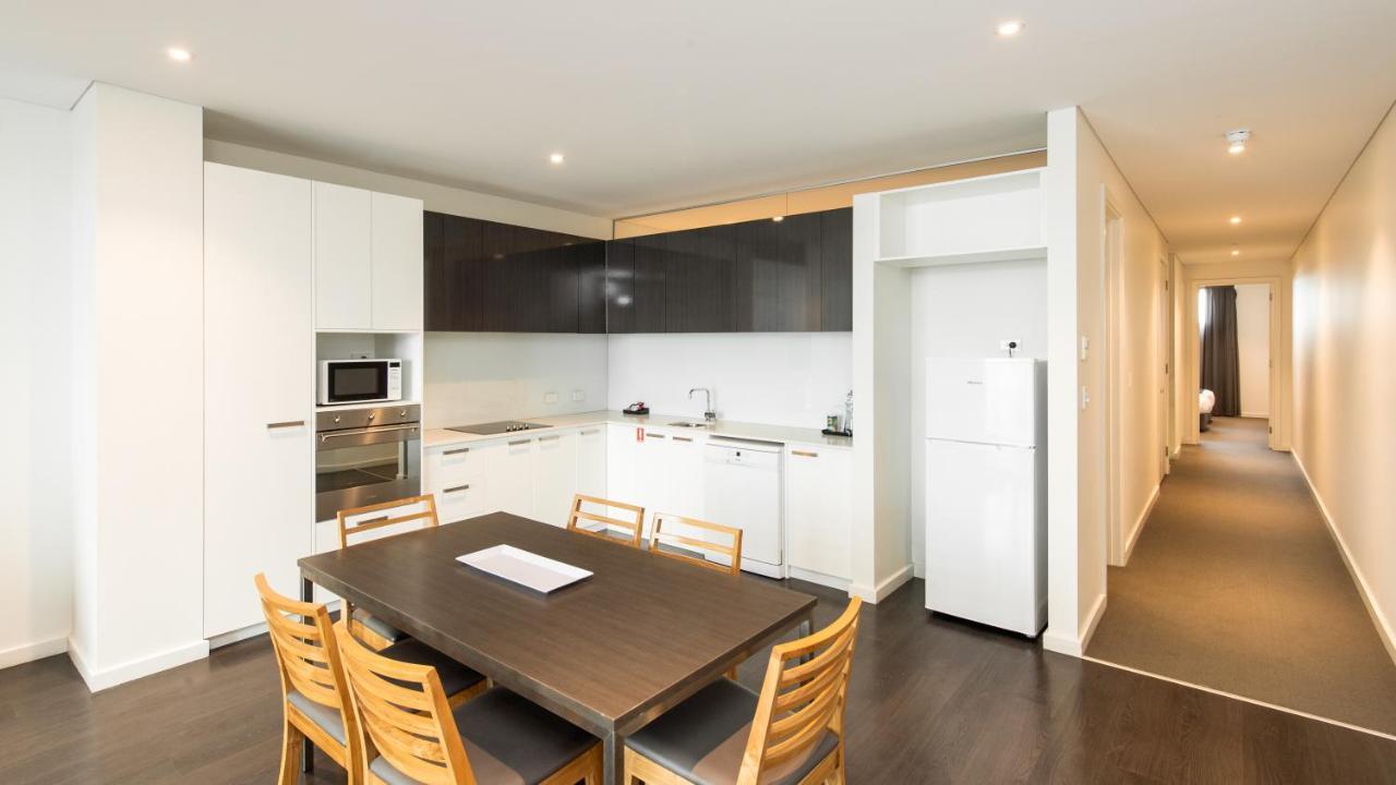 Mawson Lakes Hotel 4*