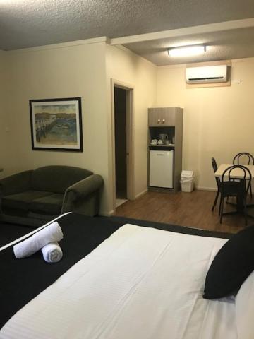 Bay Hotel 3*